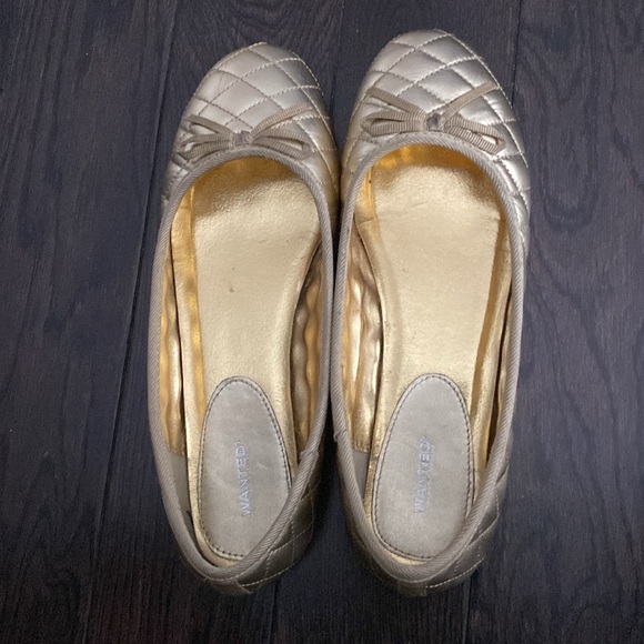 Wide fit - Picture 2 of 4